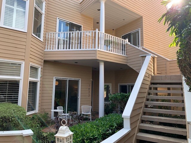 Front Door with Balcony - 7635 Draper Ave Unit 7635