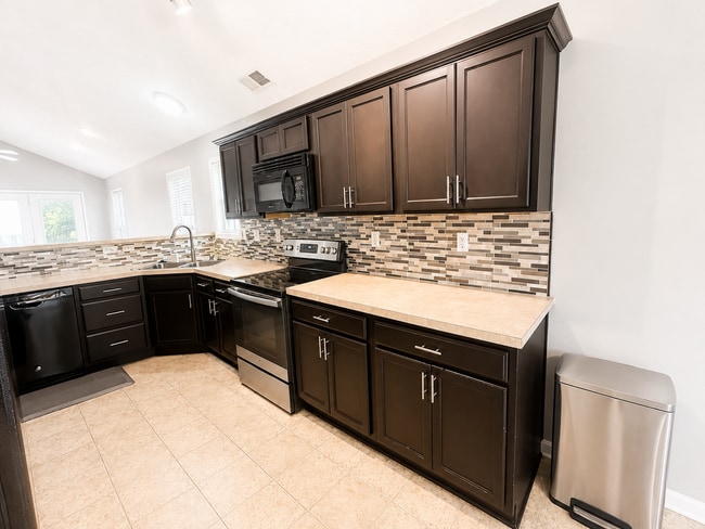 Photo - 10417 Leven Blvd