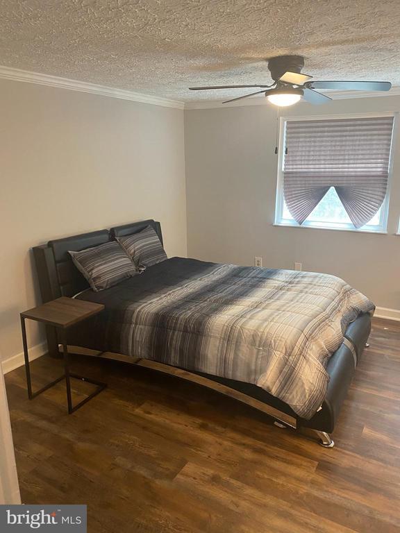 Photo - 7 Capland Ct