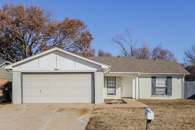 Building Photo - 3713 Longstraw Dr