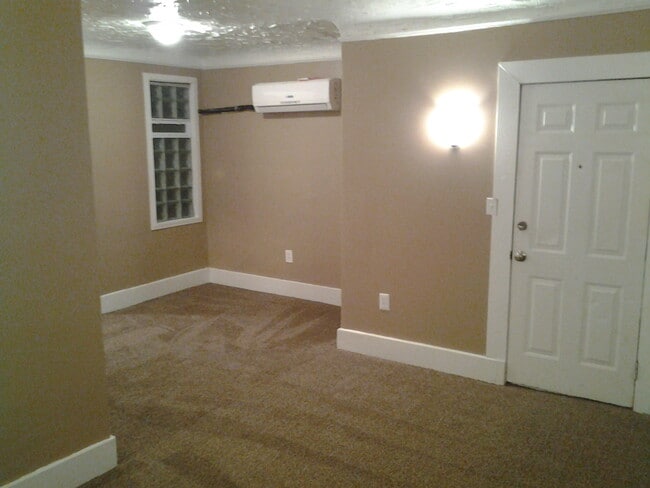 Photo - 3200 Glynn Ct Unit 1 Bedroom