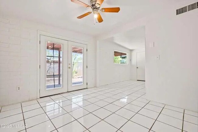 Photo - MICHELLE LEE FOLEY