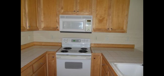 Photo - 3205 NW Foxtail St