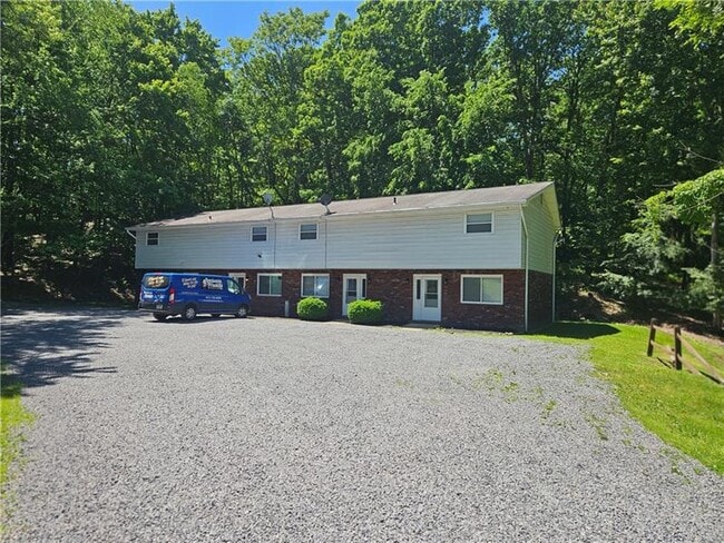 Building Photo - 909 Chapel Rd