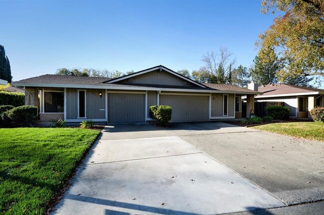 Building Photo - Z8616-8618 LR Unit 8616