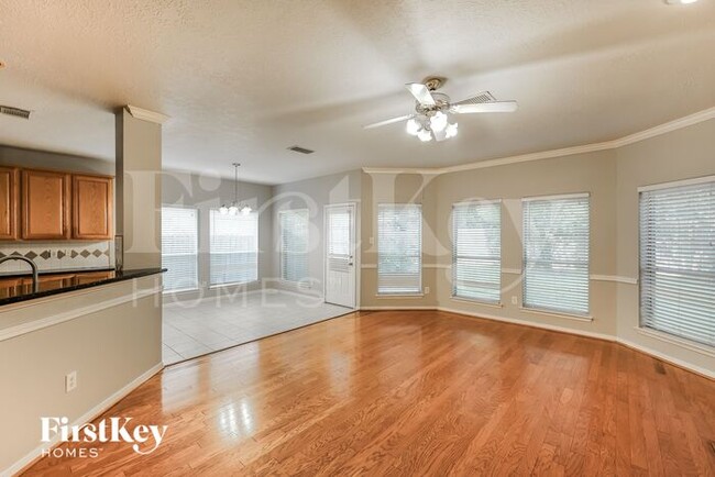 Photo - 9111 Point Park Dr