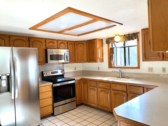 Photo - Beautiful & Spacious 4 Bedroom 2.5 Bath Home with 2 Car Attached Garage on Large Lot in South For...