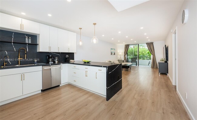 Building Photo - 600 Three Islands Boulevard Unit 214