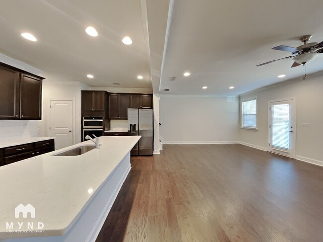 Photo - 3150 McMurtry St