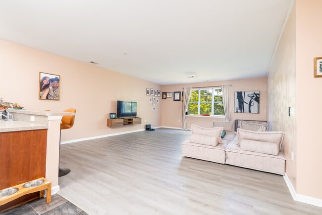 Photo - 4301 Colindale Rd