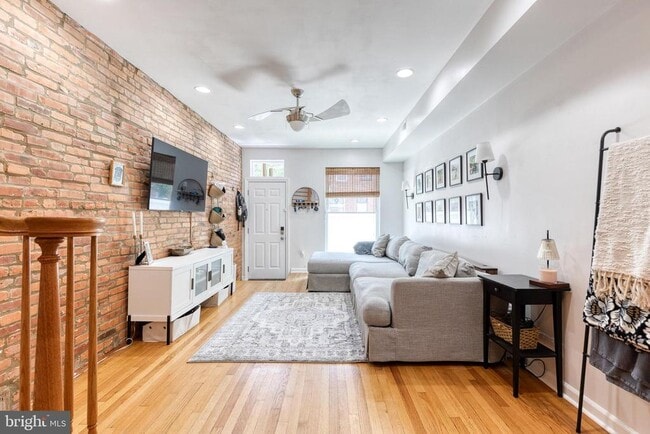 Photo - 724 S Curley St