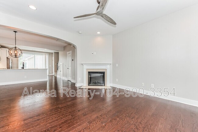 Photo - 3246 Moss Ln