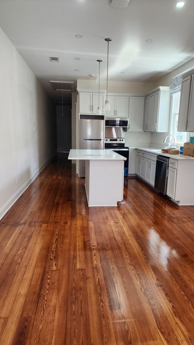1860 Rosiere St Unit 1860 Rosiere Street