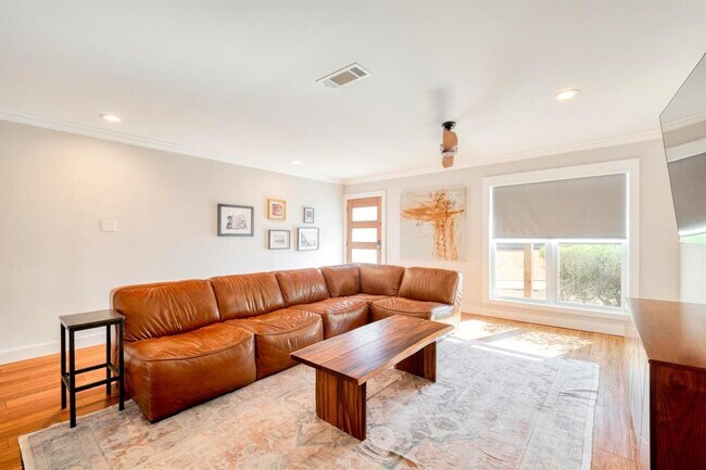 Photo - 600 Jetta Ct