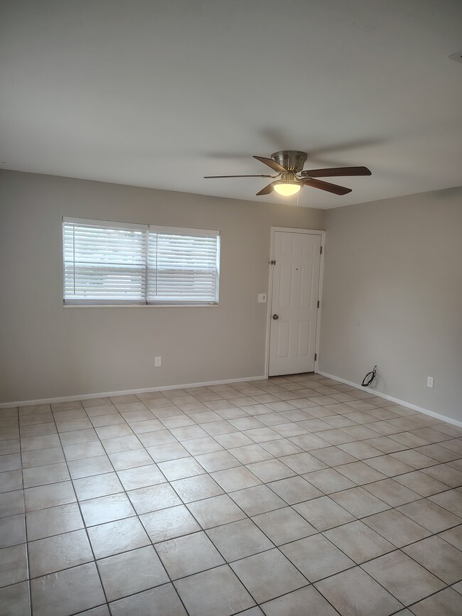 Photo - 5301 E 18th Ave Unit Apt B