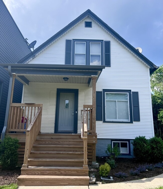 Building Photo - 1511 Greenleaf St