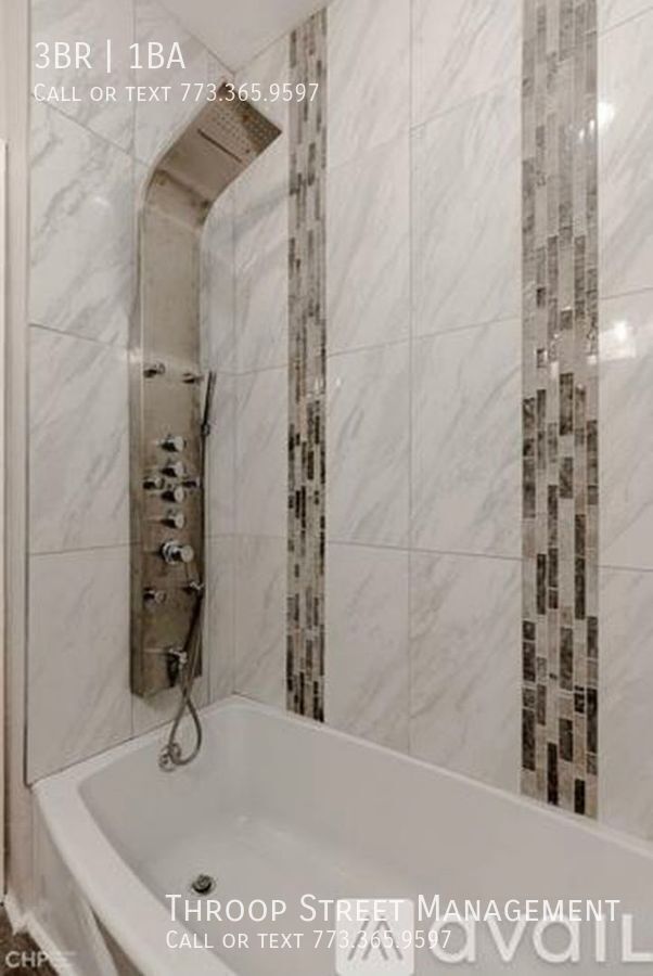 Photo - 6032 S St Lawrence Ave Unit 1