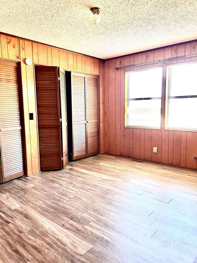 Photo - 4BD 2 BA House + Half[0.50] Acre Land!!