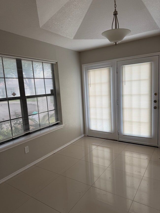 Dining room/Nook - 2201 Umbel St Unit A