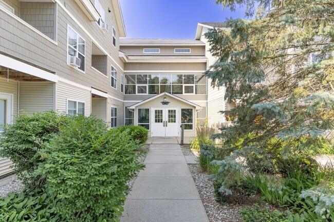 Building Photo - Eagle Crest Senior Housing Rental