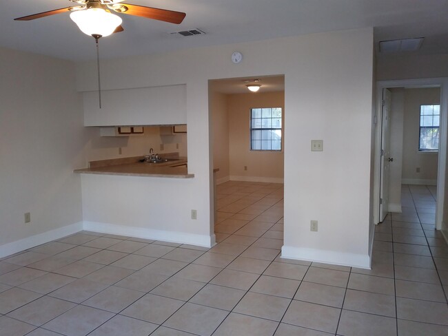 Photo - 1000 N Duval St