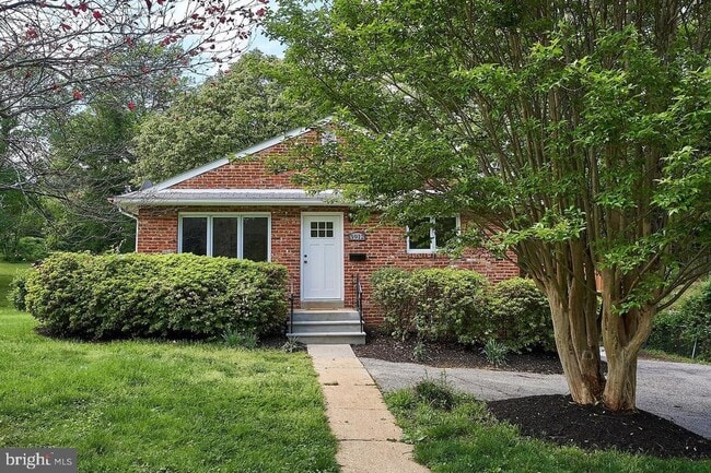 Photo - 3912 Larchwood Rd House