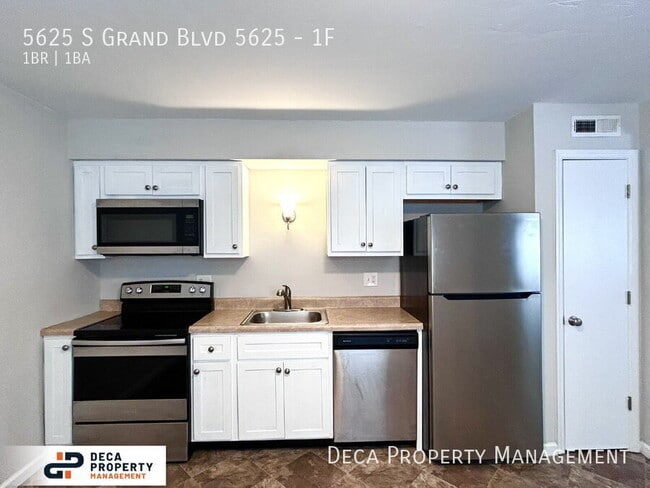 Photo - 5625 S Grand Blvd Unidad 1F