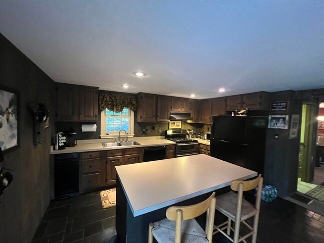 Photo - 64 Quarry Ln