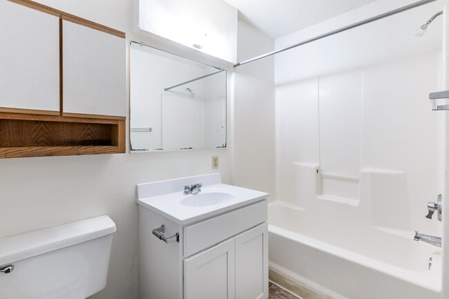 Photo - Mallard Cove Apartments