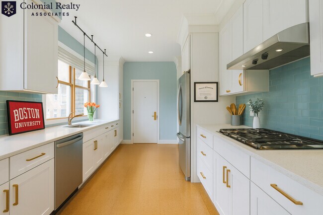 Photo - 327 St Paul St Unit 1