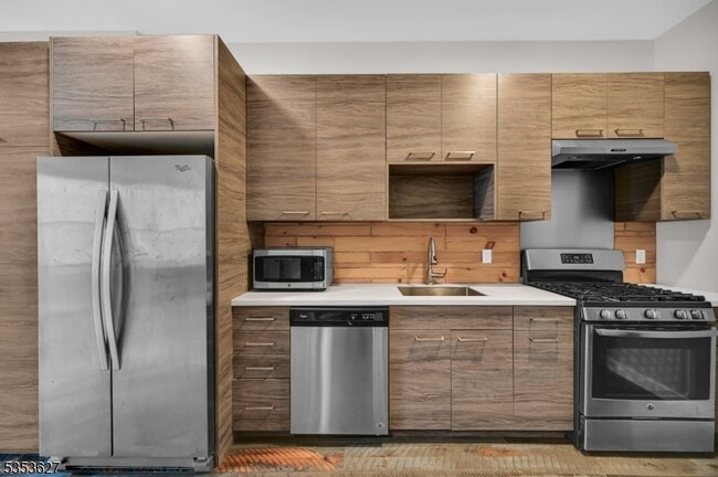 180 Spring St Unit 203