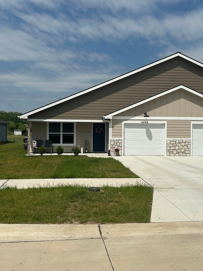 Building Photo - Newly Built 3 Bedroom Duplex in Irvine Acres!