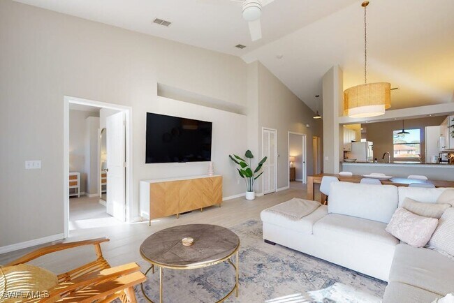 Photo - 350 Robin Hood Cir Unit 202
