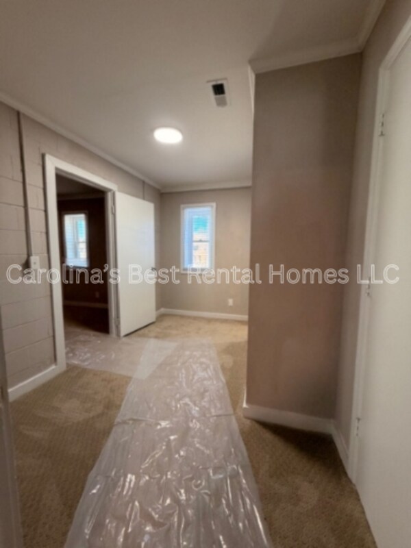 Photo - 621 Milligan St