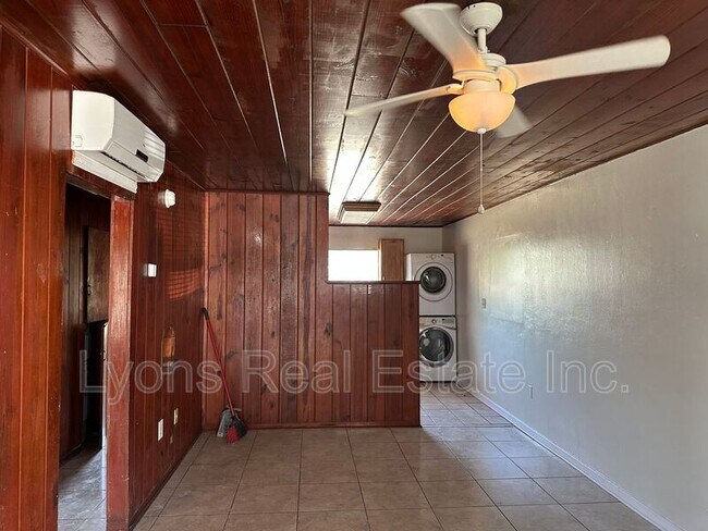 Photo - 1935 Ricardo Ave