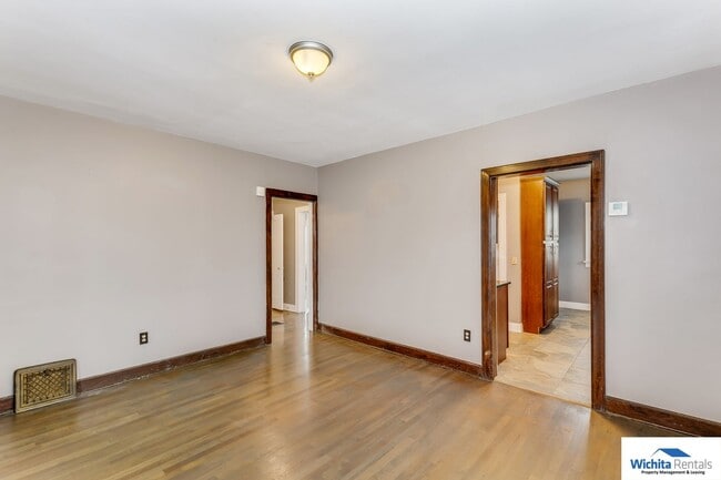 Photo - 401 N Oliver St