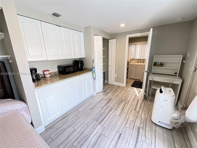 Photo - 13275 NE 4th Ave Unidad North