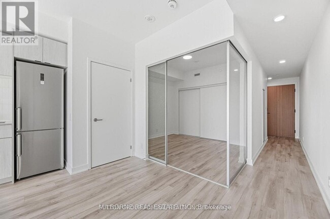 Photo - 1660 Bloor St W Unit 908