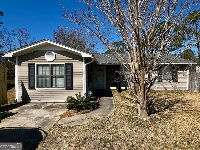 Building Photo - 10 Crestwood Cir