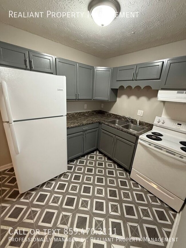 Building Photo - 209 Lakeshore-5 Unit 5