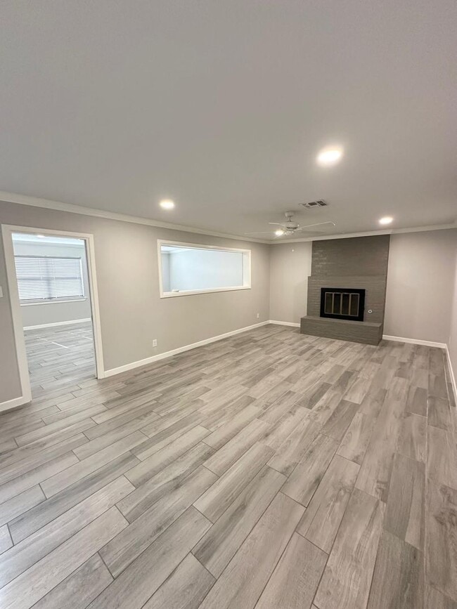 Photo - 3 Bed 2 Bath Ready To Rent ASAP!