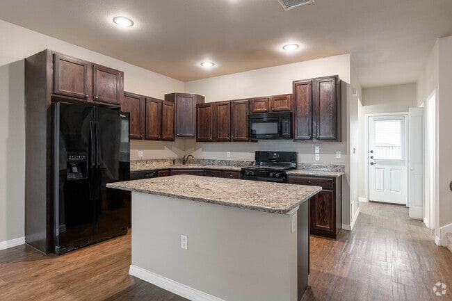 3BR, 2.5BA - 1560SF