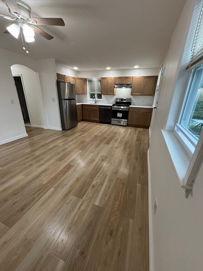 Photo - 102 Woodland Ave