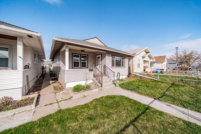 Photo - 3 bed 1 bath home recently renovated.