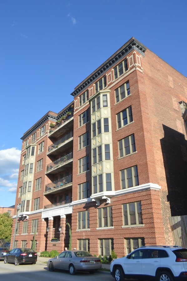 The Carola - The Carola Apartments