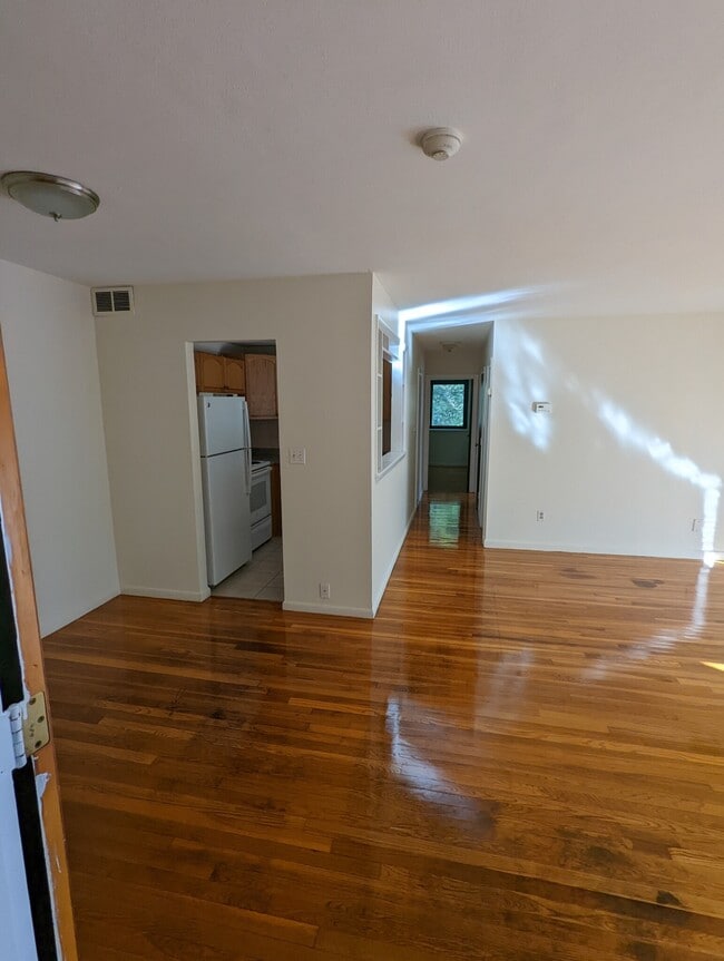 Photo - 202 Central St