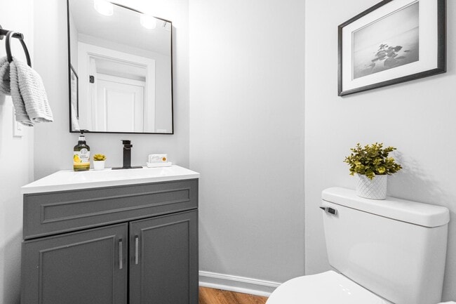 Photo - 342 E Barnard St