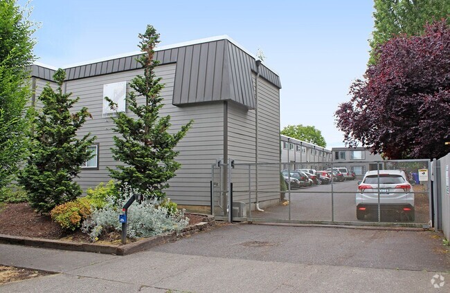 Building Photo - 9222 N Lombard St Rental