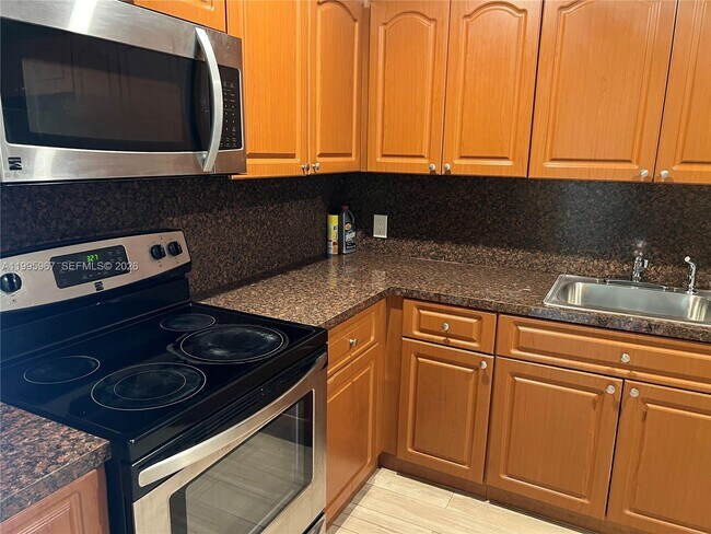 Photo - 4848 NW 24th Ct Unidad 325