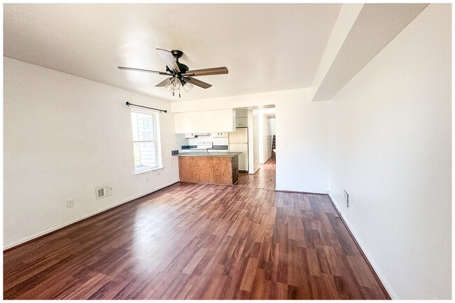 1530 W 40th St